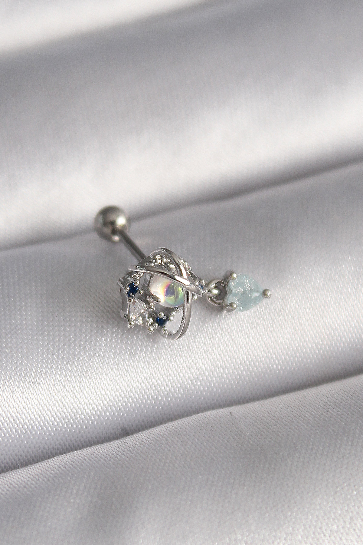 316L Çelik Gümüş Renk Zirkon Taşlı Sallantı Kalp Detay Tragus Piercing 5886 1 316L Çelik Gümüş Renk Zirkon Taşlı Sallantı Kalp Detay Tragus Piercing 5886