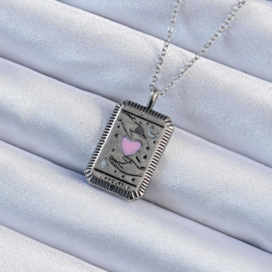 Haydiburaya 102 316L Çelik Zincir Eskitme Gümüş Renk Pembe Mineli Kalp Figürlü Tarot Kolye 5886