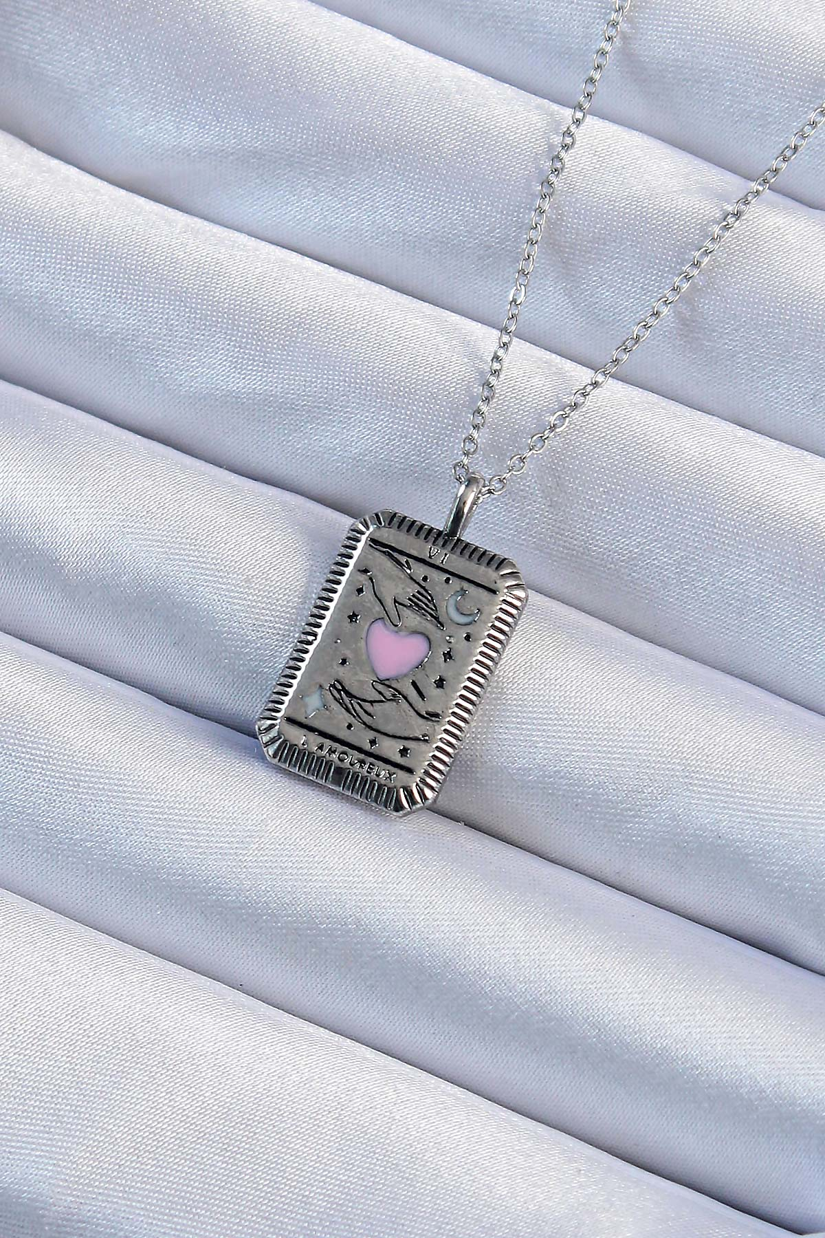 316L Çelik Zincir Eskitme Gümüş Renk Pembe Mineli Kalp Figürlü Tarot Kolye 5886 1 316L Çelik Zincir Eskitme Gümüş Renk Pembe Mineli Kalp Figürlü Tarot Kolye 5886