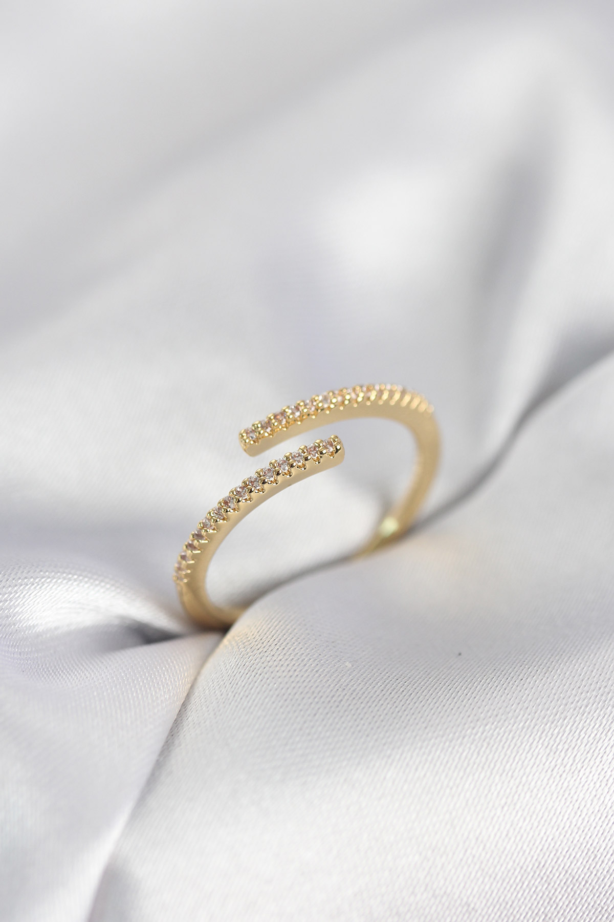 Gold Renk Zirkon Taşlı Yılan Tarz Kadın Yüzük 5886 1 Gold Renk Zirkon Taşlı Yılan Tarz Kadın Yüzük 5886