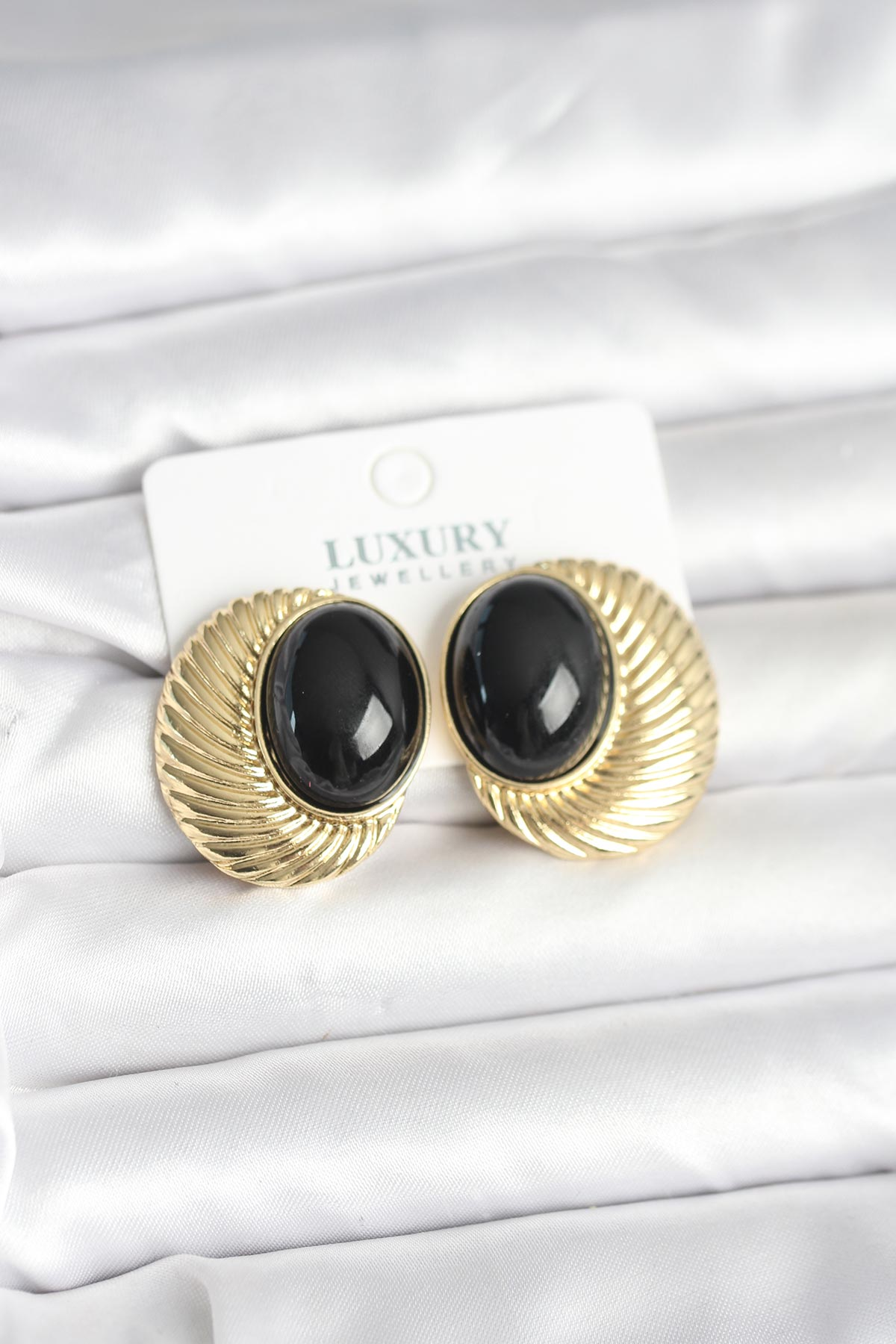 Pirinç Gold Renk Siyah Boncuklu Oval Vintage Kadın Küpe 5886 1 Pirinç Gold Renk Siyah Boncuklu Oval Vintage Kadın Küpe 5886