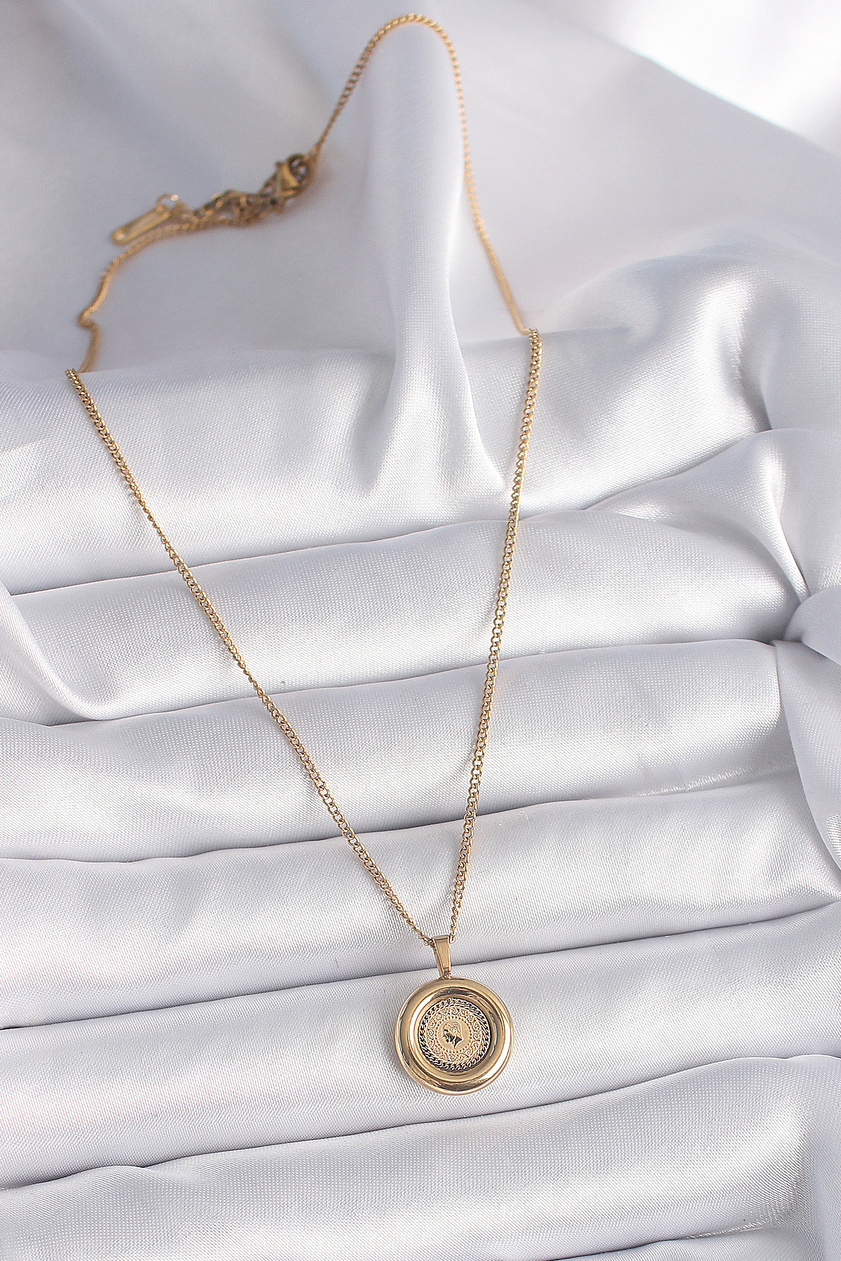 316L Çelik Gold Renk Zincir Gold Altın Model Kadın Kolye 5886 2 316L Çelik Gold Renk Zincir Gold Altın Model Kadın Kolye 5886 - Görsel 2