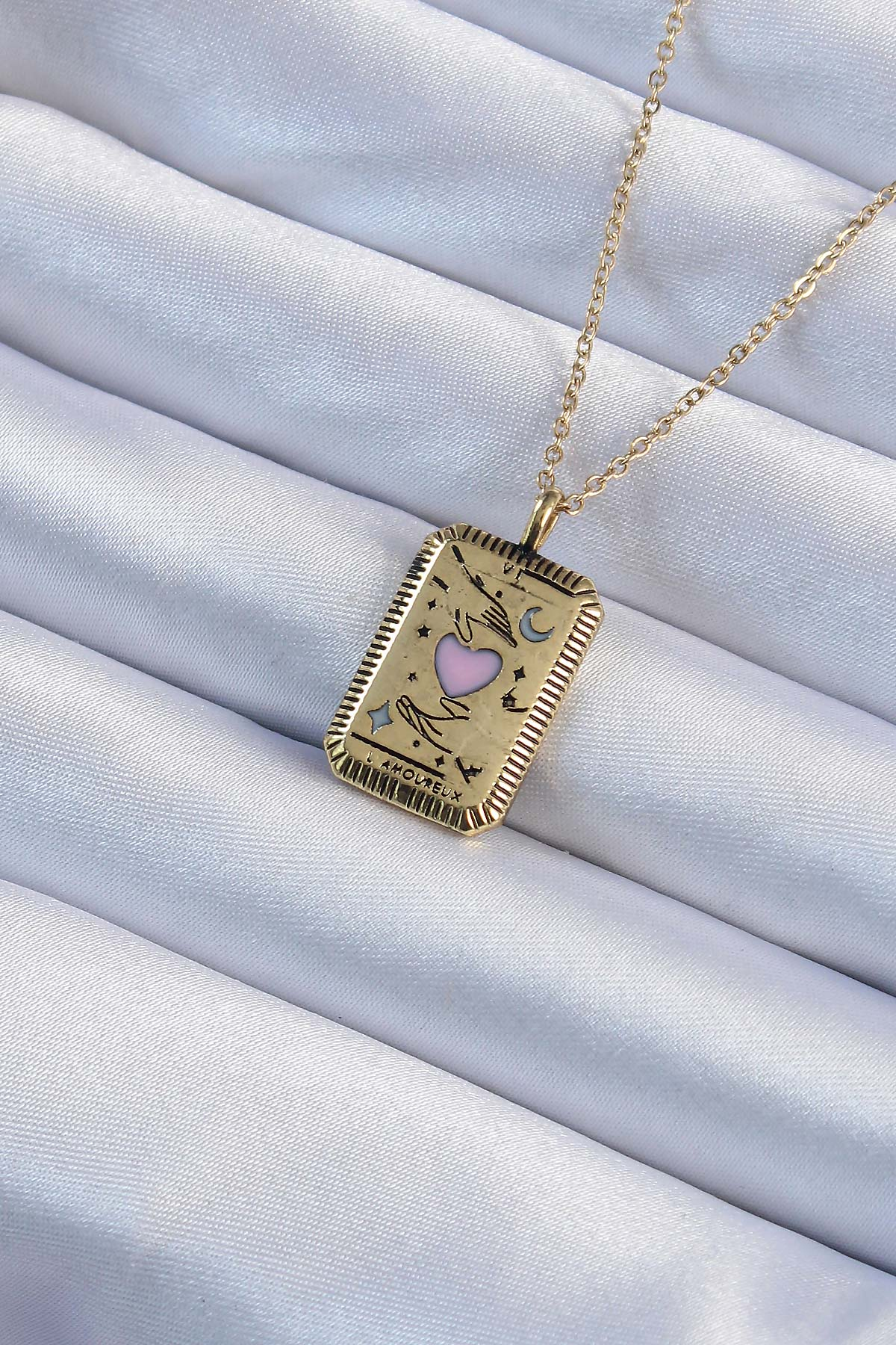 316L Çelik Zincir Eskitme Altın Renk Pembe Mineli Kalp Figürlü Tarot Kolye 5886 1 316L Çelik Zincir Eskitme Altın Renk Pembe Mineli Kalp Figürlü Tarot Kolye 5886