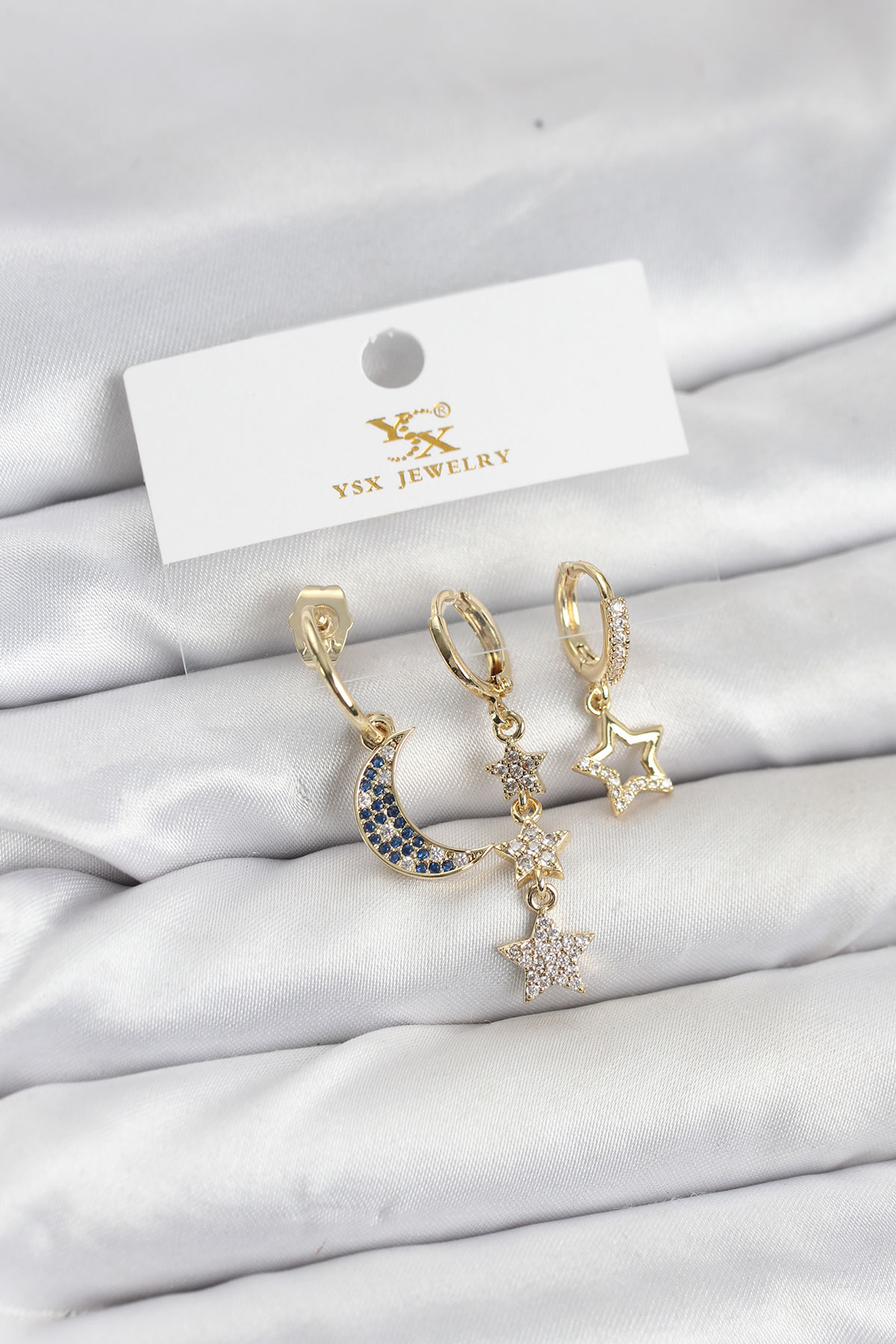 Pirinç Gold Renk Zirkon Taşlı Ay ve Yıldız Model YSX Trio Küpe Seti 5886 1 Pirinç Gold Renk Zirkon Taşlı Ay ve Yıldız Model YSX Trio Küpe Seti 5886
