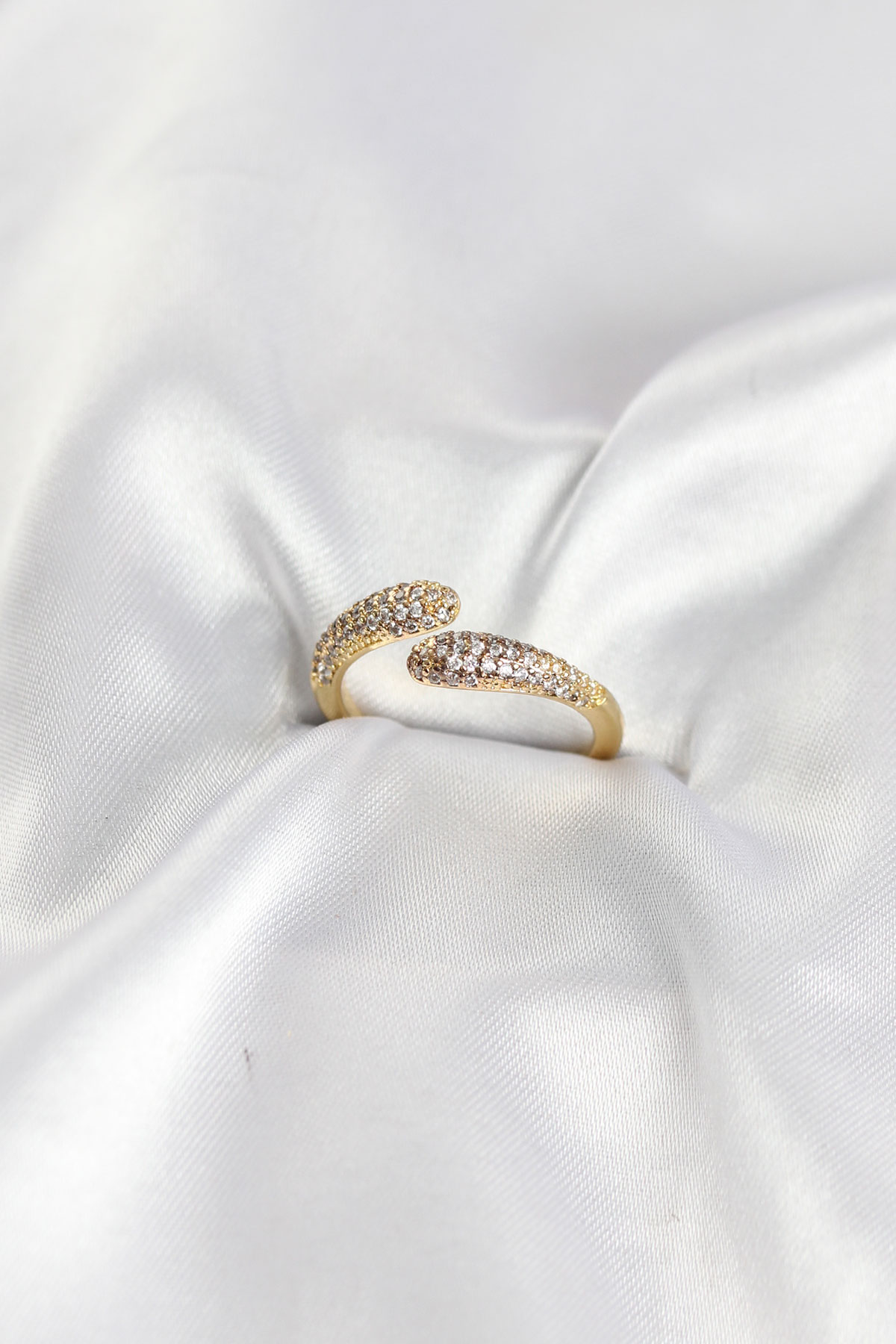 Zirkon Taşlı Gold Renk Pirinç Yüzük 5886 1 Zirkon Taşlı Gold Renk Pirinç Yüzük 5886