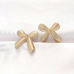 Pirinç Gold Renk Fiyonk Küpe 5886