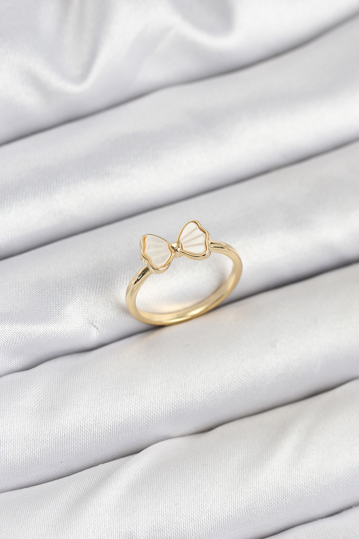 Pirinç Gold Renk Fiyonk Model Kadın Yüzük 5886 1 Pirinç Gold Renk Fiyonk Model Kadın Yüzük 5886