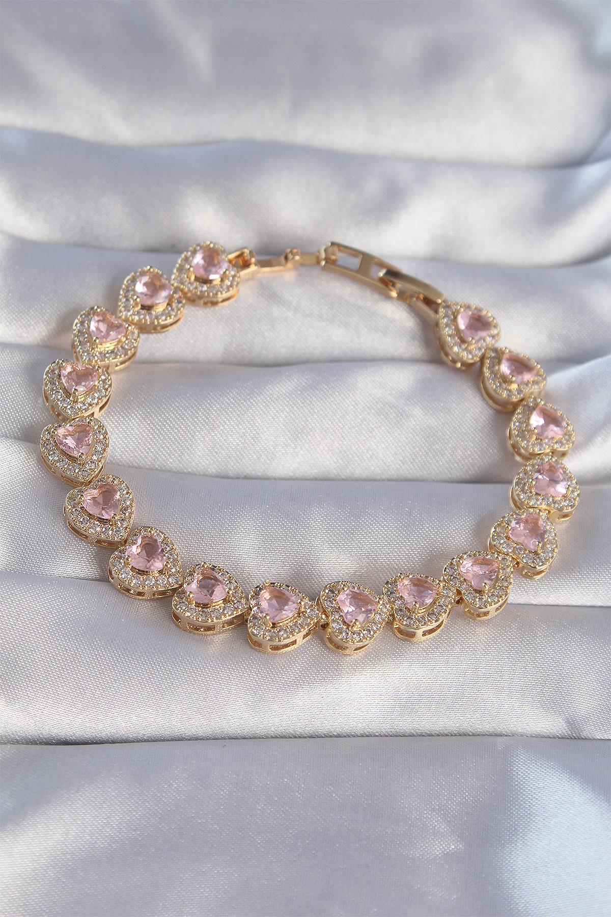 Vip Seri Pirinç Gold Renk Pembe Zirkon Taşlı Kalp Tasarımlı Bileklik 5886 1 Vip Seri Pirinç Gold Renk Pembe Zirkon Taşlı Kalp Tasarımlı Bileklik 5886