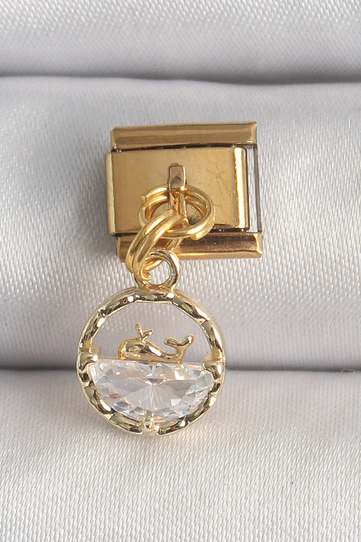 316L Çelik Gold Renk Sallantı Zirkon Taşlı Balina Model Nomination Charm 5886 1 316L Çelik Gold Renk Sallantı Zirkon Taşlı Balina Model Nomination Charm 5886