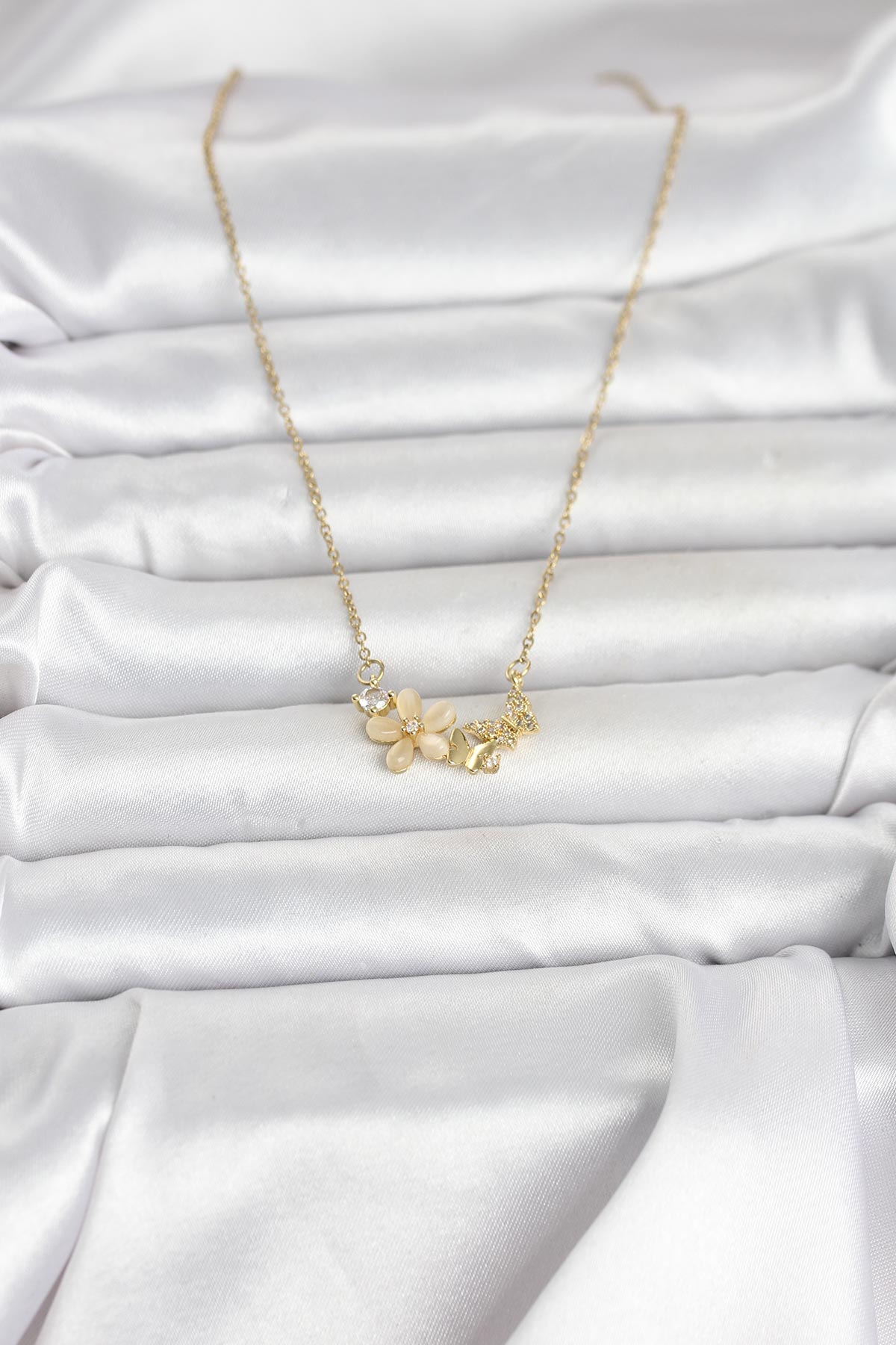 316L Çelik Zincir Gold Renk Çiçek ve Kelebek Model Kadın Kolye 5886 2 316L Çelik Zincir Gold Renk Çiçek ve Kelebek Model Kadın Kolye 5886 - Görsel 2