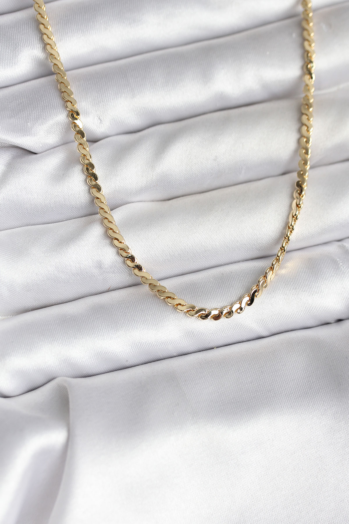 14K Gold Renk Kaplama Ezme Yılan Zincir Model CM Kadın Kolye 5886 1 14K Gold Renk Kaplama Ezme Yılan Zincir Model CM Kadın Kolye 5886