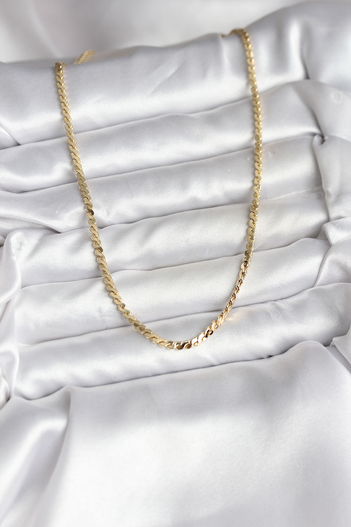 14K Gold Renk Kaplama Ezme Yılan Zincir Model CM Kadın Kolye 5886 2 14K Gold Renk Kaplama Ezme Yılan Zincir Model CM Kadın Kolye 5886 - Görsel 2