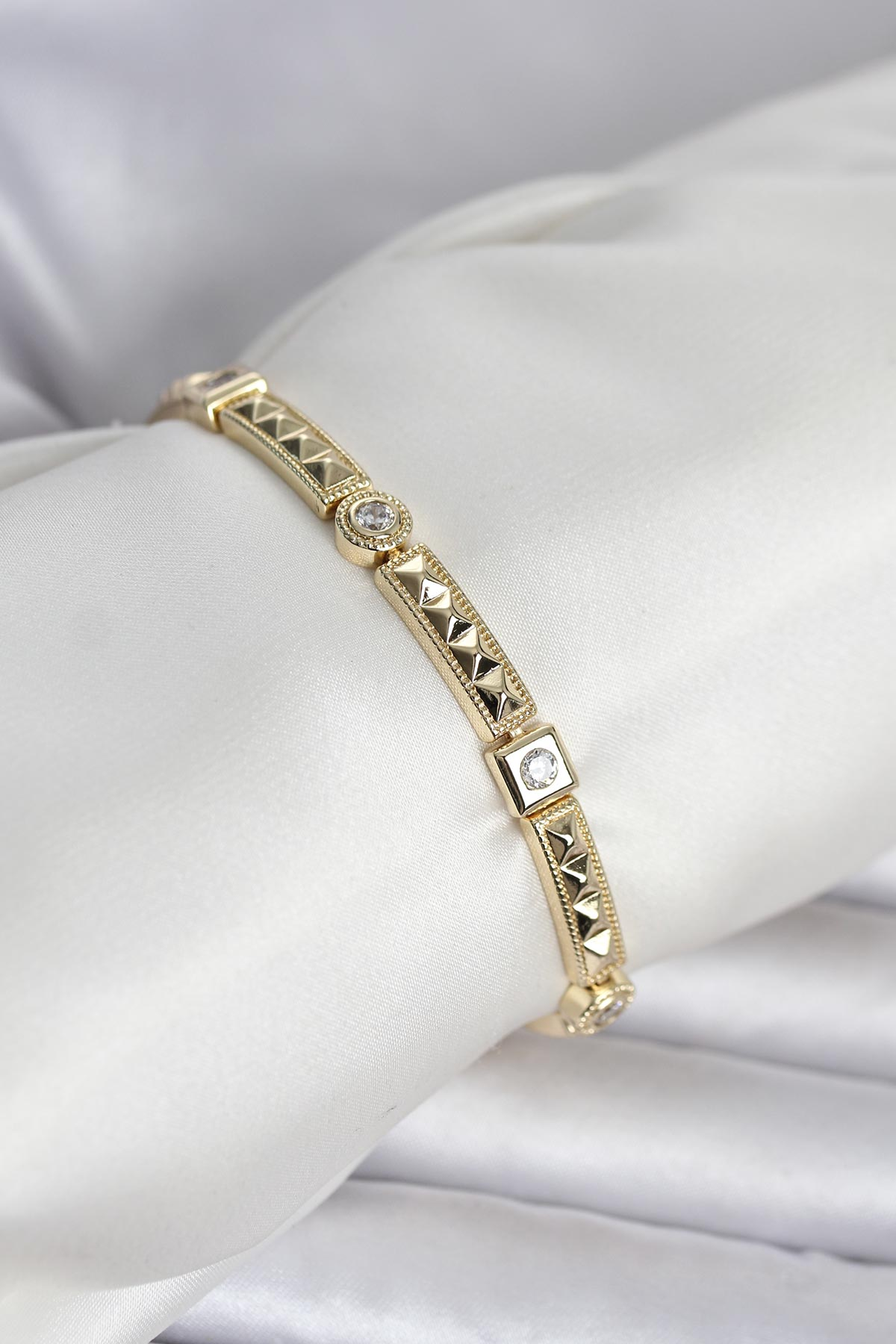 Xuping Punta Model Gold Renk Kadın Bileklik 5886 1 Xuping Punta Model Gold Renk Kadın Bileklik 5886