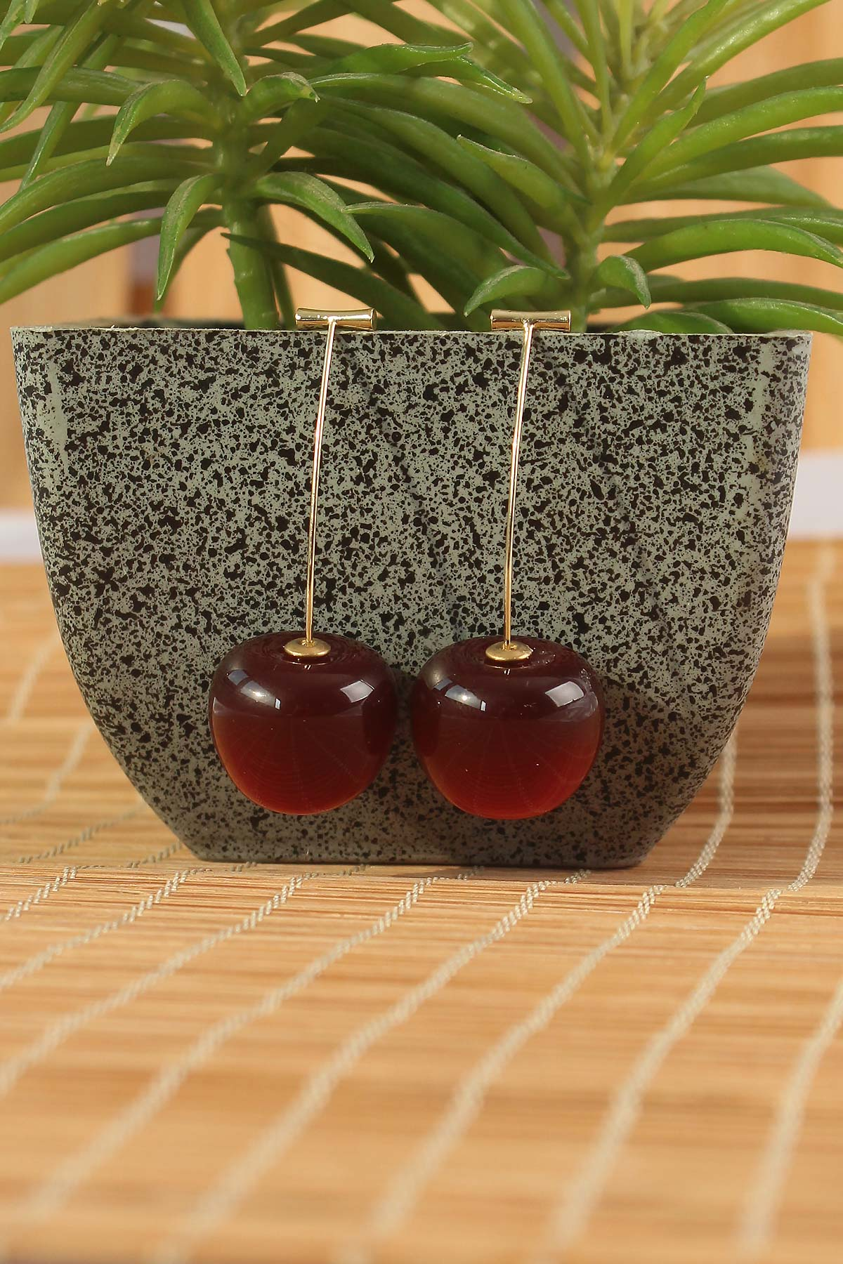 Gold Renk Kiraz Model Kadın Küpe 5886 4 Gold Renk Kiraz Model Kadın Küpe 5886 - Görsel 4