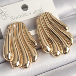 Pirinç Gold Renk İşlemeli İstirdye Model Kadın Küpe 5886