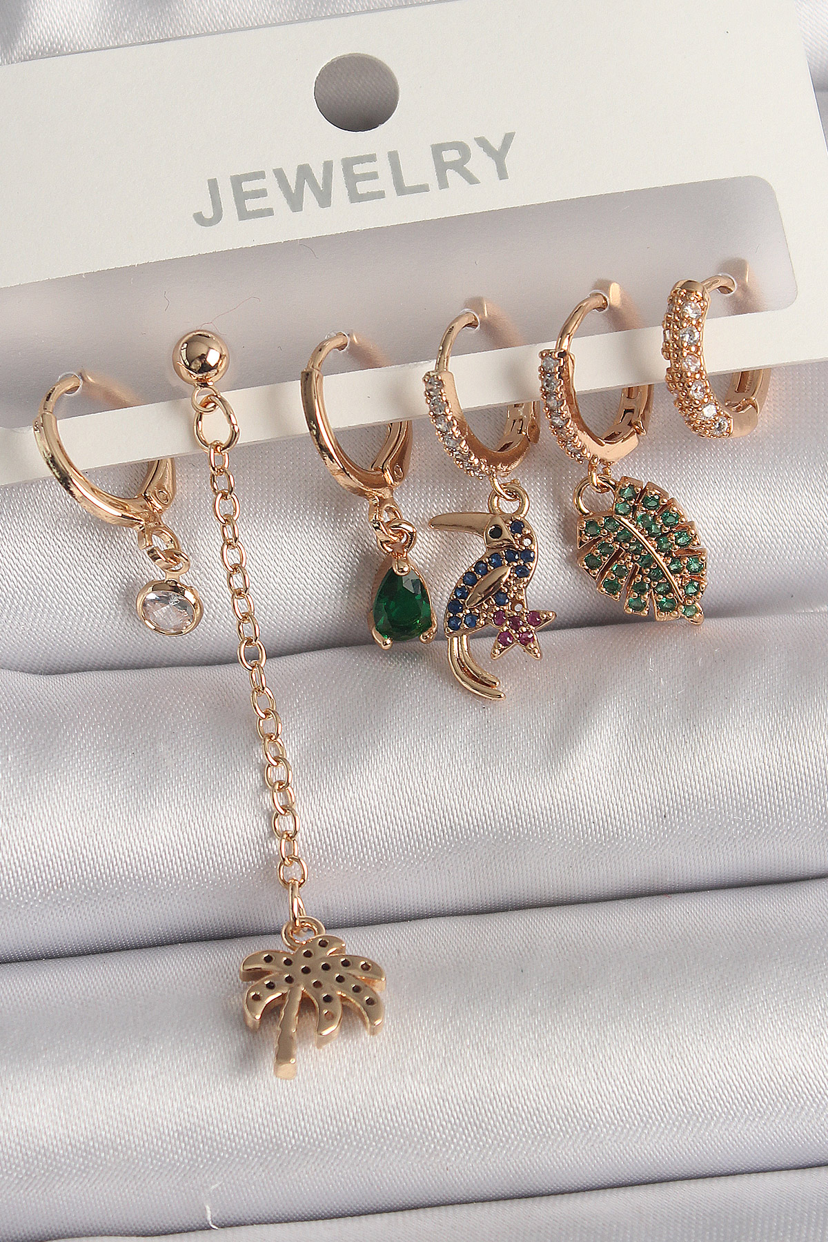 Pirinç Gold Renk Sallantı Zirkon Taşlı Ağaç Figür Kadın Küpe Seti 5886 1 Pirinç Gold Renk Sallantı Zirkon Taşlı Ağaç Figür Kadın Küpe Seti 5886