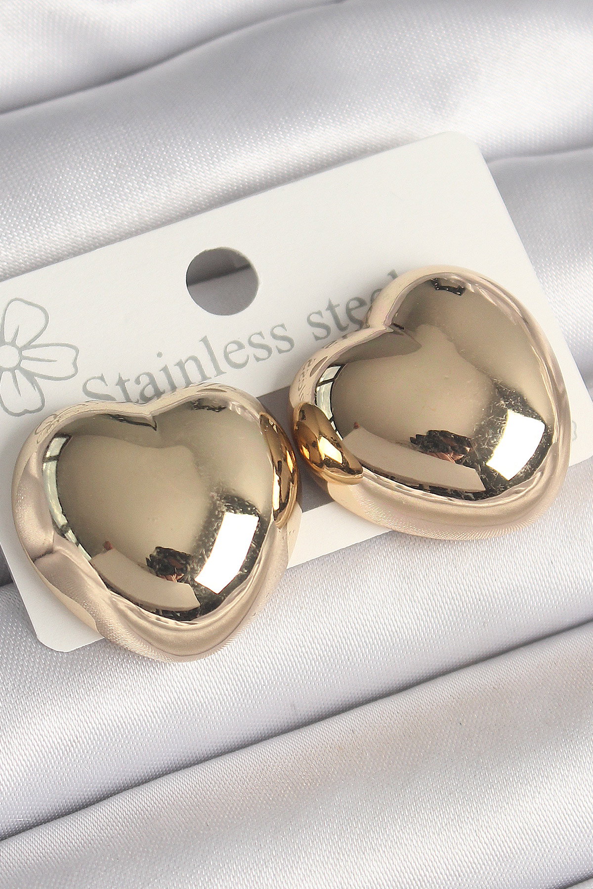 Pirinç Gold Renk Bombe Kalp Model Kadın Küpe 5886 1 Pirinç Gold Renk Bombe Kalp Model Kadın Küpe 5886