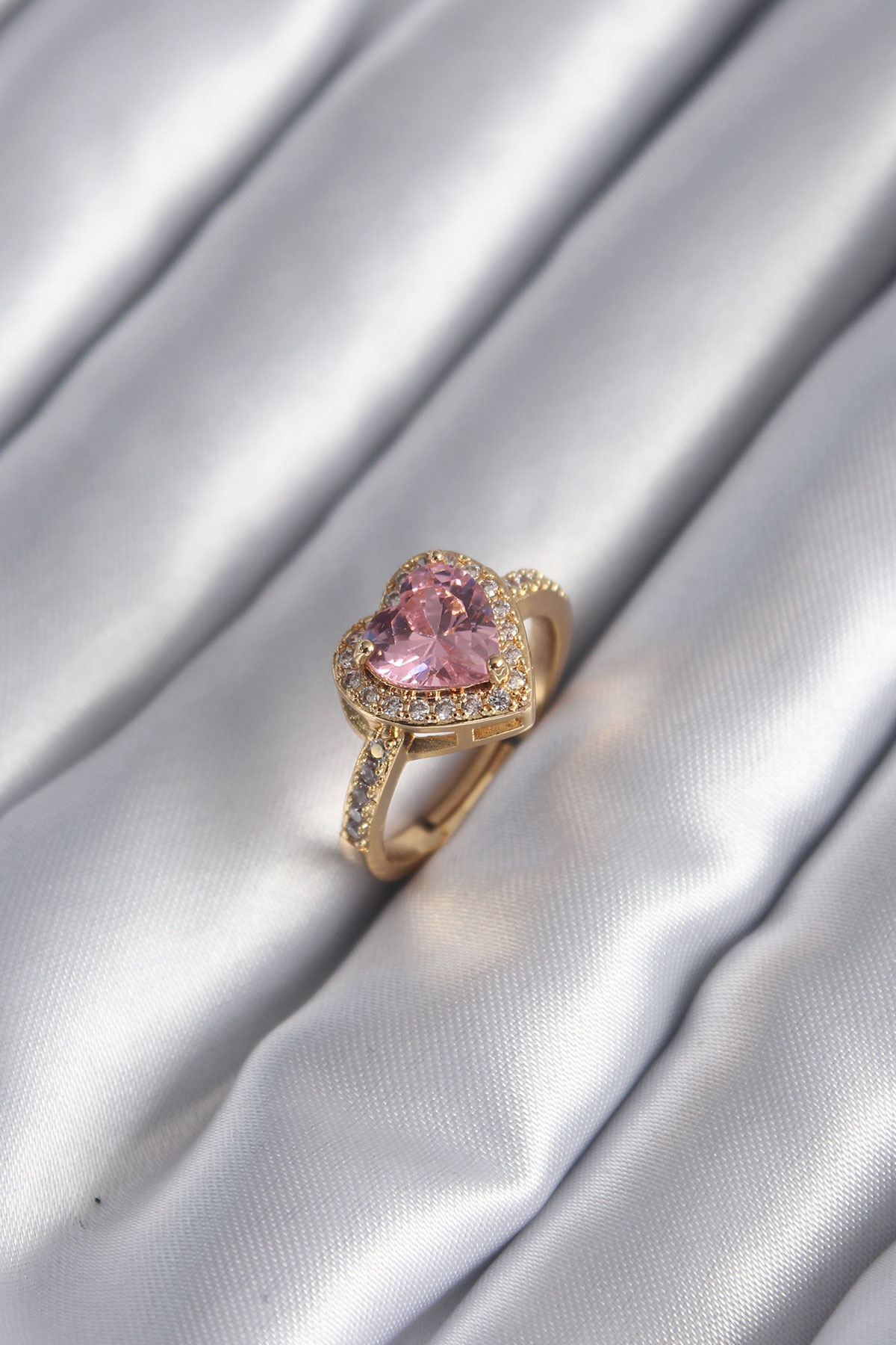 Pirinç Gold Renk Pembe Zirkon Taşlı Charm Kalp Model Kadın Yüzük 5886 1 Pirinç Gold Renk Pembe Zirkon Taşlı Charm Kalp Model Kadın Yüzük 5886