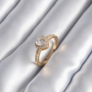 Pirinç Gold Renk Zirkon Taşlı Kalp Charm Model Kadın Yüzük 5886