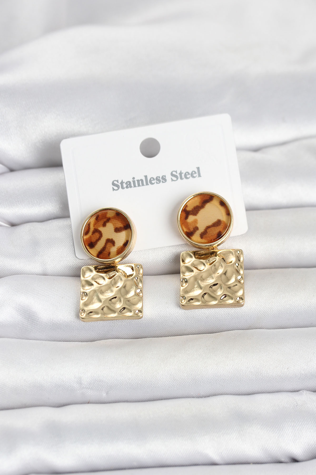 316L Çelik Gold Renk Leopar Desenli Plaka Model Kadın Küpe 5886 1 316L Çelik Gold Renk Leopar Desenli Plaka Model Kadın Küpe 5886