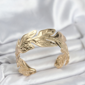 Gold Renk Pirinç Levha Yaprak Model Kadın Bileklik 5886