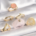 Pirinç Gold Renk Pembe Plastik Yüzük Model Daire Pembe Mine Yılan Detay 6'Lı Kadın Yüzük Seti 5886