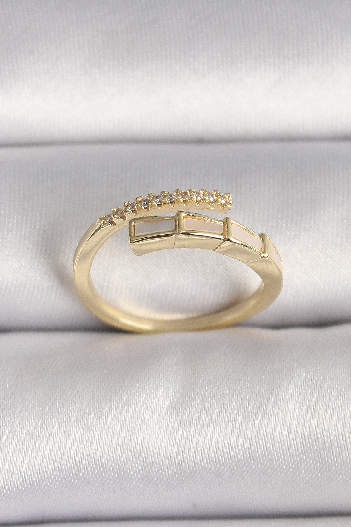 Pirinç Gold Renk Zirkon Taş Detaylı Yılan Model Ayarlanabilir Yüzük 5886 2 Pirinç Gold Renk Zirkon Taş Detaylı Yılan Model Ayarlanabilir Yüzük 5886 - Görsel 2