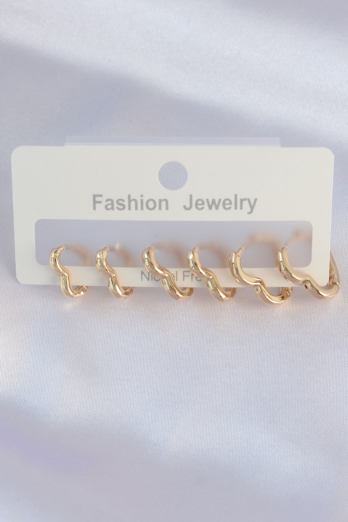 Pirinç Gold Renk Kalp Model Küpe Seti 5886 1 Pirinç Gold Renk Kalp Model Küpe Seti 5886