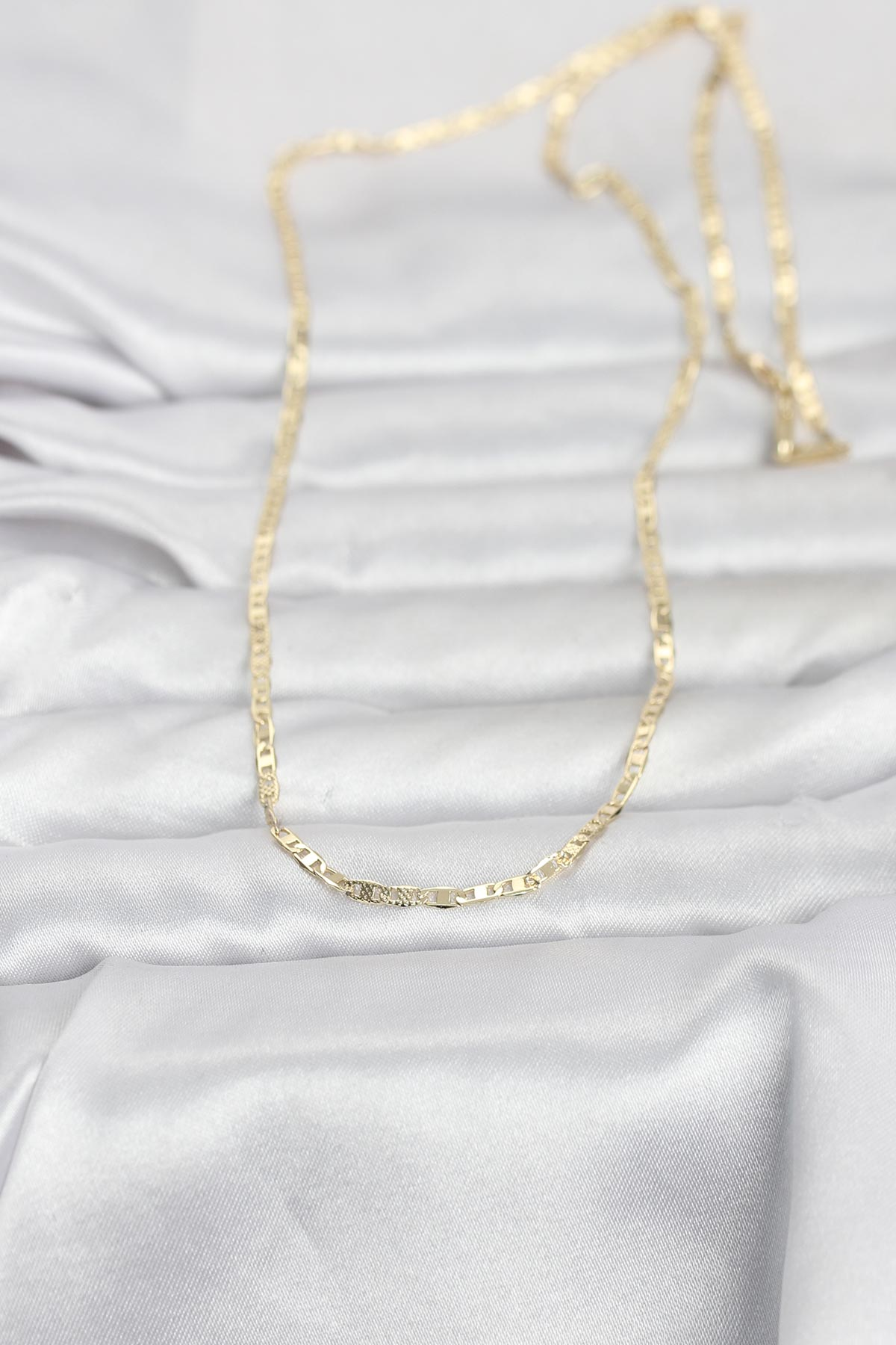 CM 14K Gold Renk Lazerli Yassı Model Zincirli 60 cm Kadın Kolye 5886 2 CM 14K Gold Renk Lazerli Yassı Model Zincirli 60 cm Kadın Kolye 5886 - Görsel 2