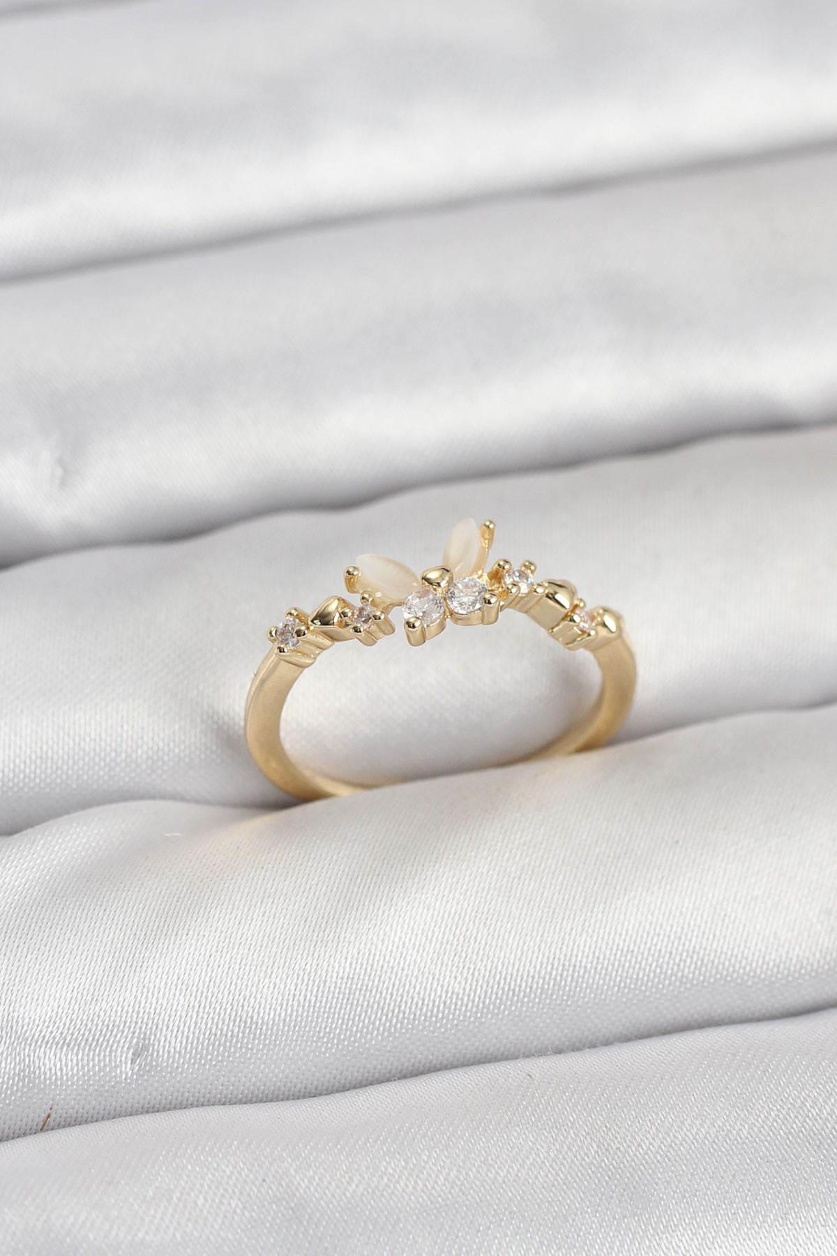 Kelebek Model Gold Renk Pirinç Kadın Yüzük 5886 1 Kelebek Model Gold Renk Pirinç Kadın Yüzük 5886