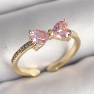 Haydiburaya 105 Pirinç Gold Renk Pembe Zirkon Taşlı Kalp Fiyonk Model Kadın Yüzük 5886