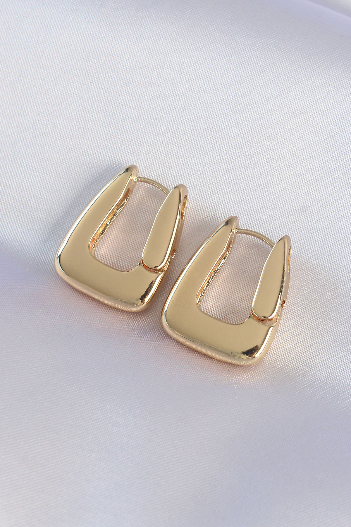 Pirinç Gold Renk Kalın Küpe 5886 1 Pirinç Gold Renk Kalın Küpe 5886