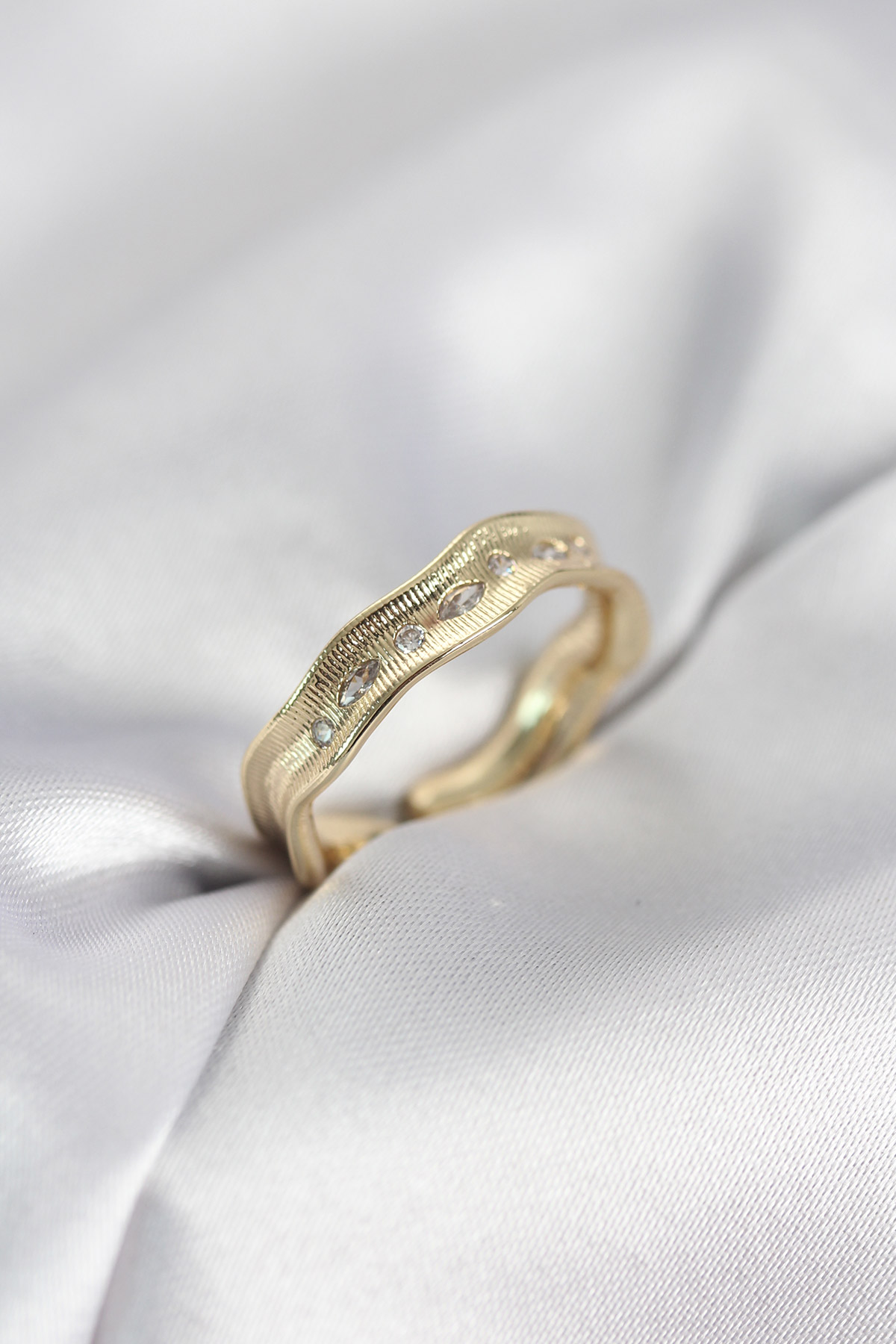 Gold Renk Su Damlası Model Zirkon Taşlı Kadın Yüzük 5886 1 Gold Renk Su Damlası Model Zirkon Taşlı Kadın Yüzük 5886