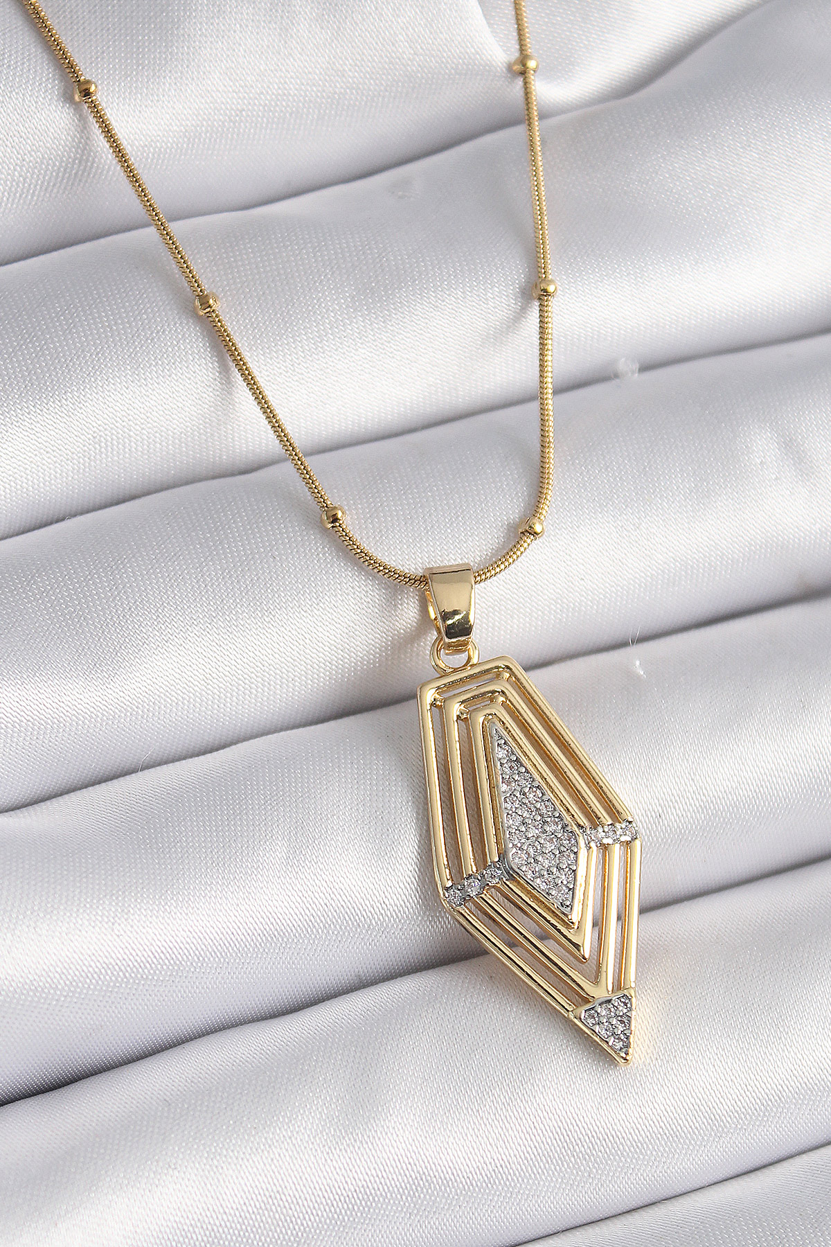 316L Çelik Gold Renk Zirkon Taşlı Vintage Model Kadın Kolye 5886 1 316L Çelik Gold Renk Zirkon Taşlı Vintage Model Kadın Kolye 5886