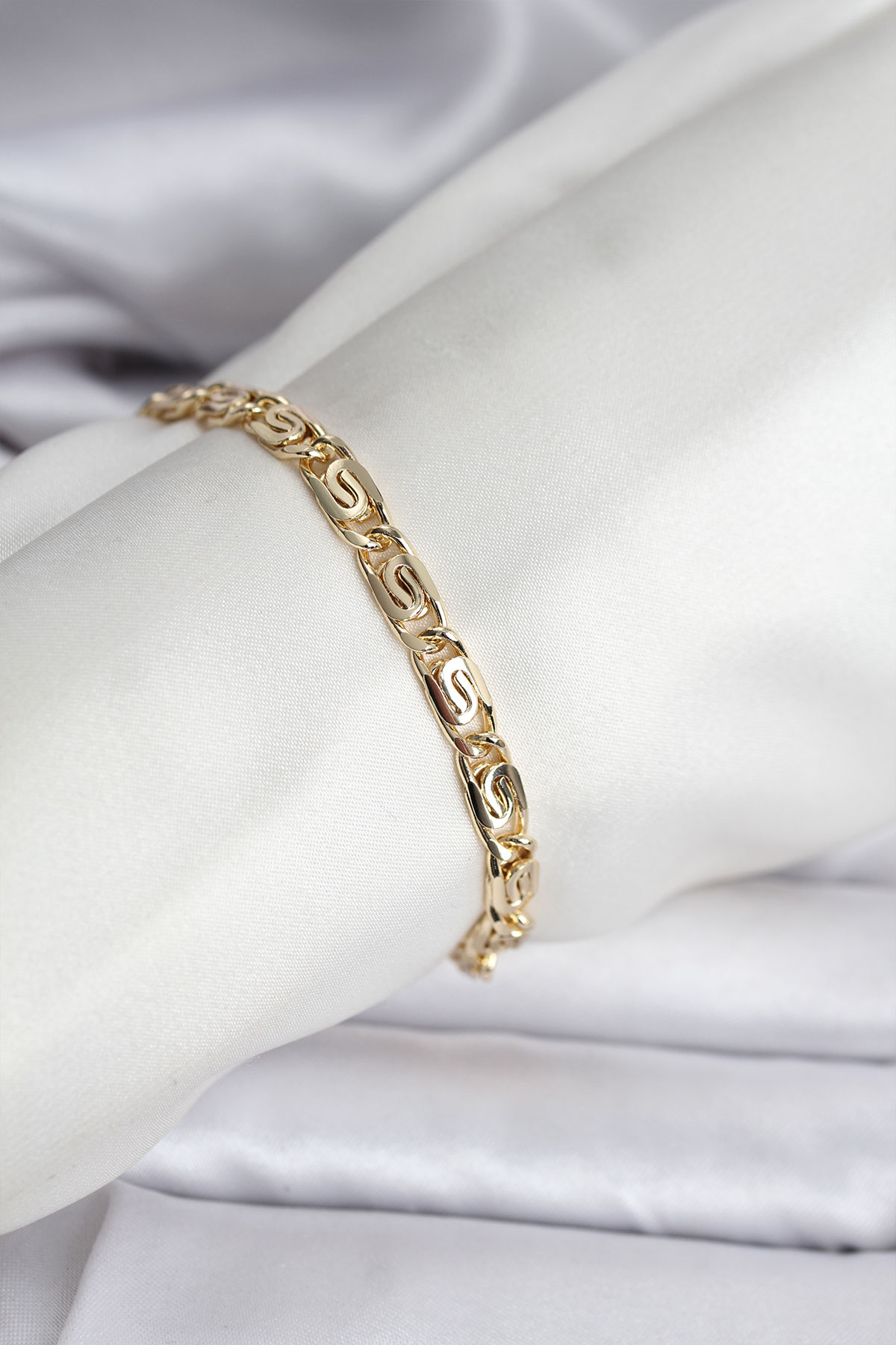 14K Gold Renk Kaplama Zincir Model CM Kadın Bileklik 5886 1 14K Gold Renk Kaplama Zincir Model CM Kadın Bileklik 5886