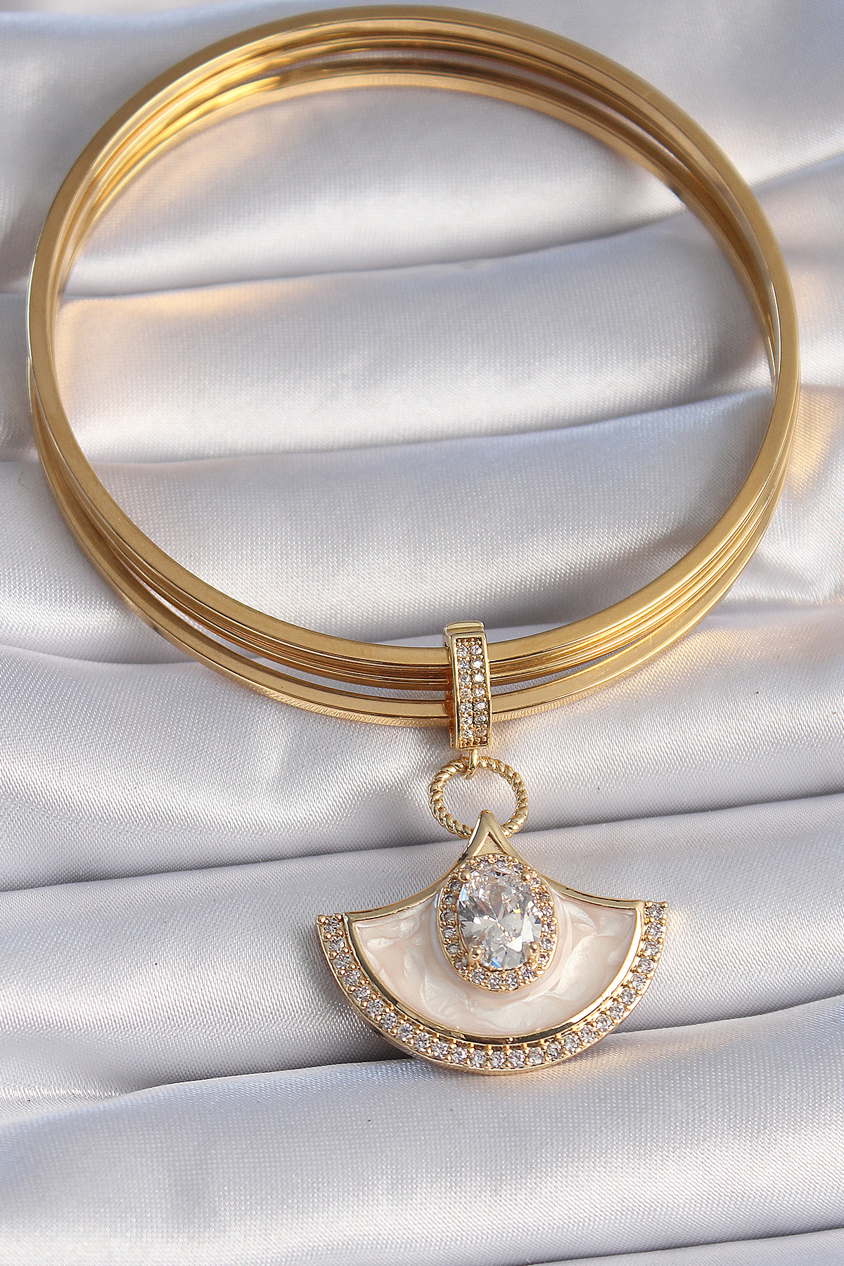 Pirinç Gold Renk Zirkon Taş Detaylı Beyaz Mineli Ajda Charm 5886 2 Pirinç Gold Renk Zirkon Taş Detaylı Beyaz Mineli Ajda Charm 5886 - Görsel 2