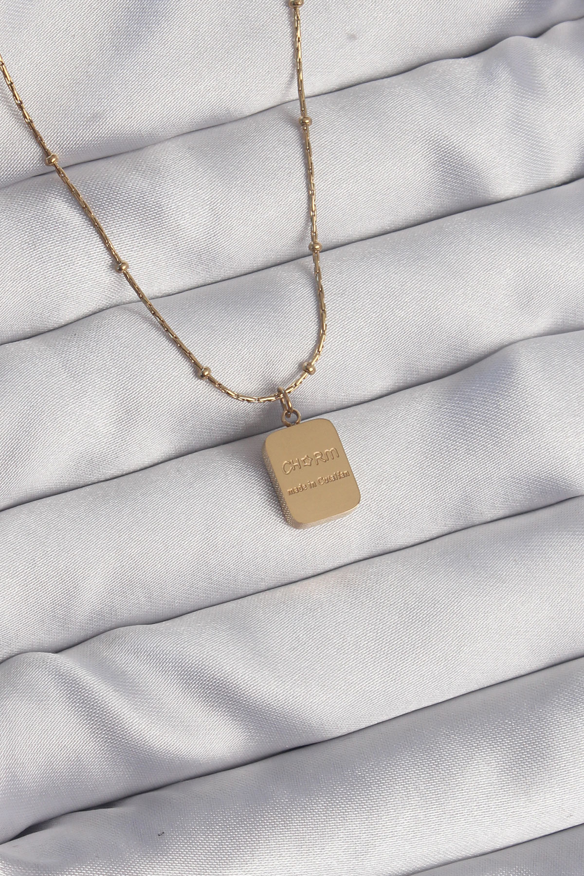 316L Çelik Gold Renk Kare Charm Model Kolye 5886 1 316L Çelik Gold Renk Kare Charm Model Kolye 5886