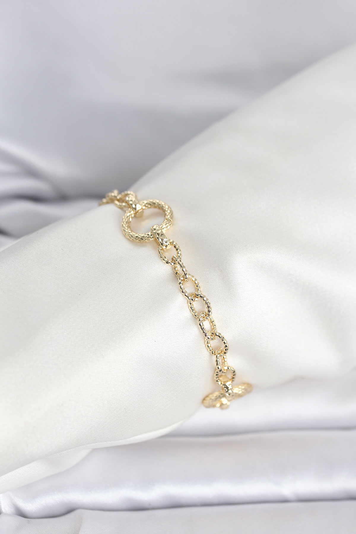 CM 14K Gold Renk Lazerli Halka Model Kadın Bileklik 5886 1 CM 14K Gold Renk Lazerli Halka Model Kadın Bileklik 5886