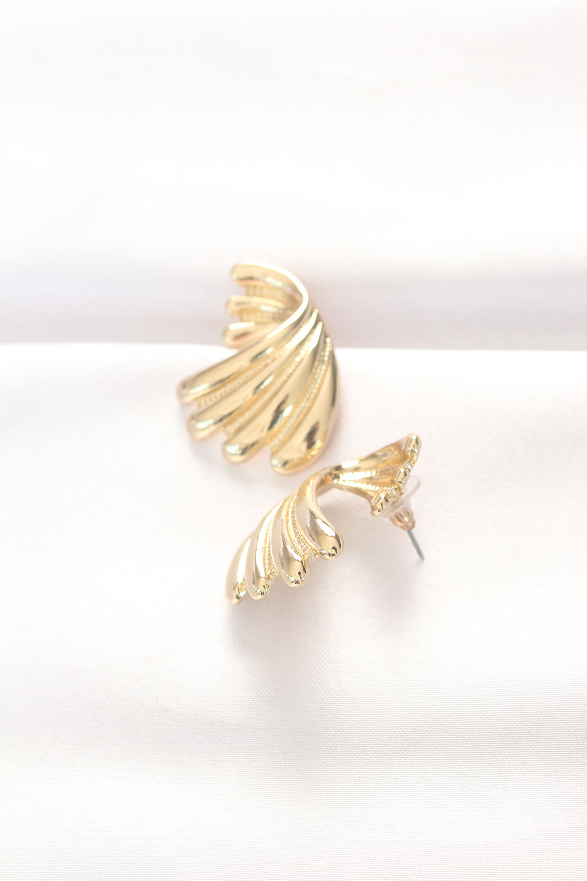 Pirinç Gold Renk Küpe 5886 2 Pirinç Gold Renk Küpe 5886 - Görsel 2