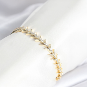 Pirinç Gold Renk Balık Sırtı Model Zirkon Taşlı Kadın Bileklik 5886