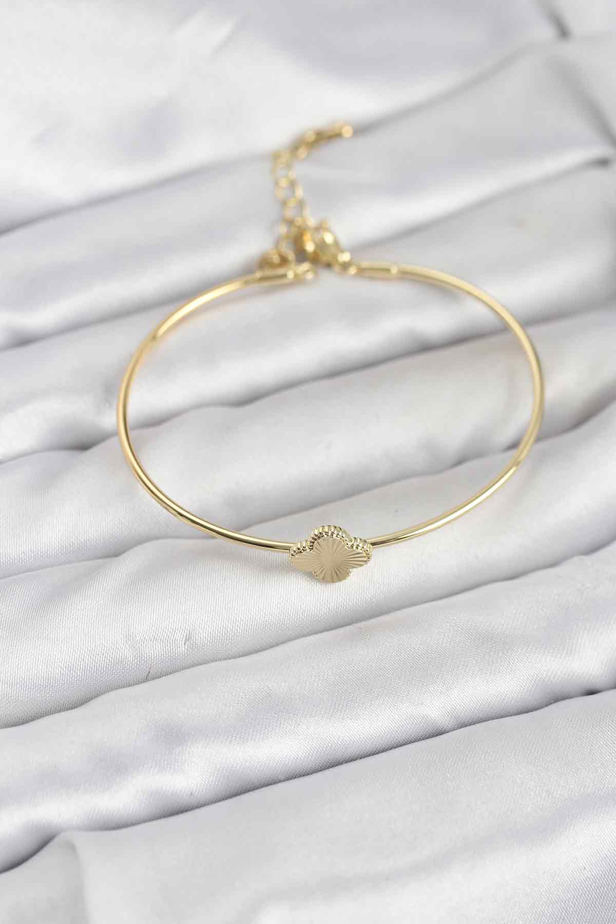 Yonca Model Gold Renk Kadın Bileklik 5886 1 Yonca Model Gold Renk Kadın Bileklik 5886
