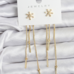 Çiçek Model Gold Pirinç Sallantılı Kadın Küpe 5886