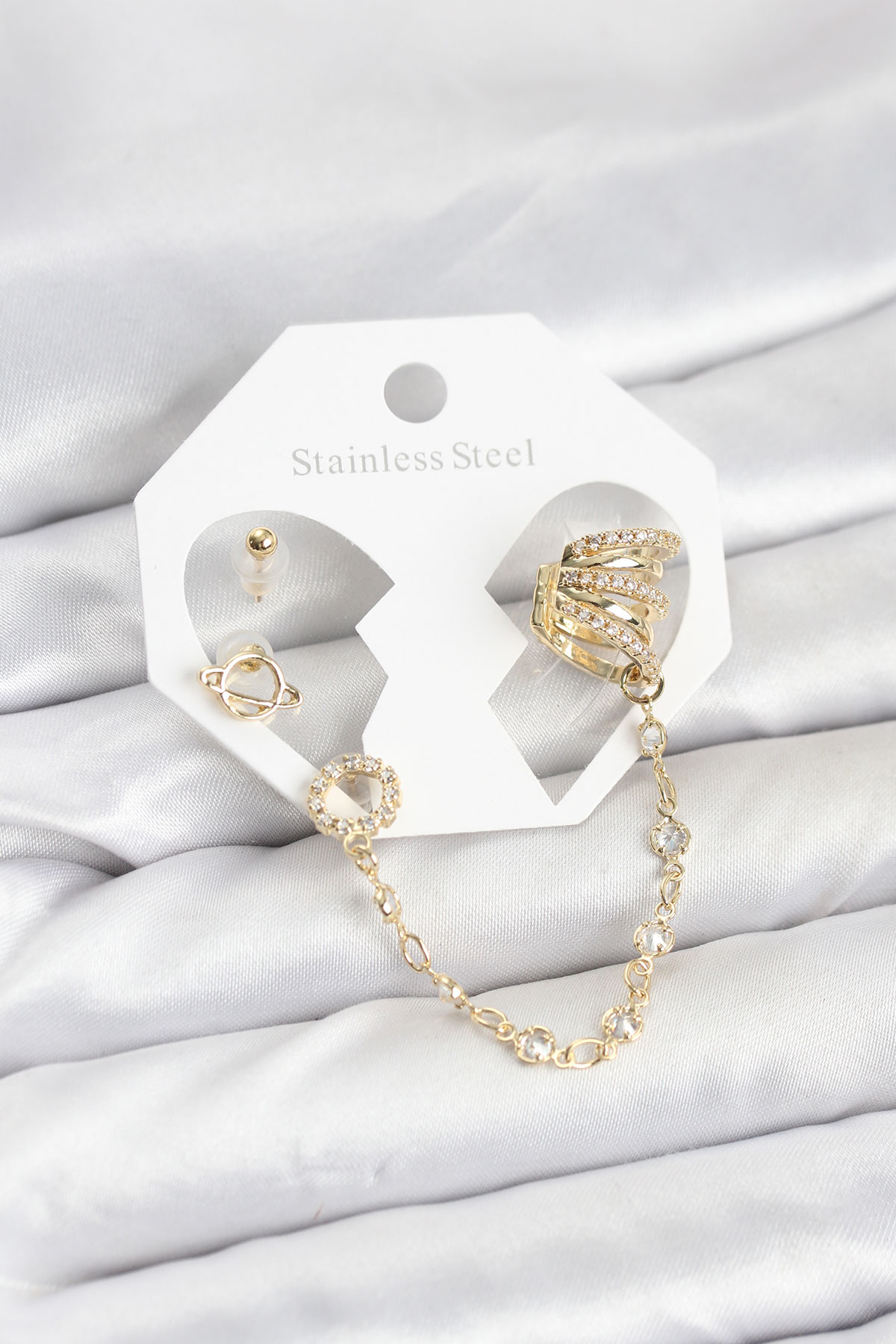 Uzay Model Pirinç Gold Renk Zincir Bağlantılı Ear Cuff Küpe Seti 5886 1 Uzay Model Pirinç Gold Renk Zincir Bağlantılı Ear Cuff Küpe Seti 5886
