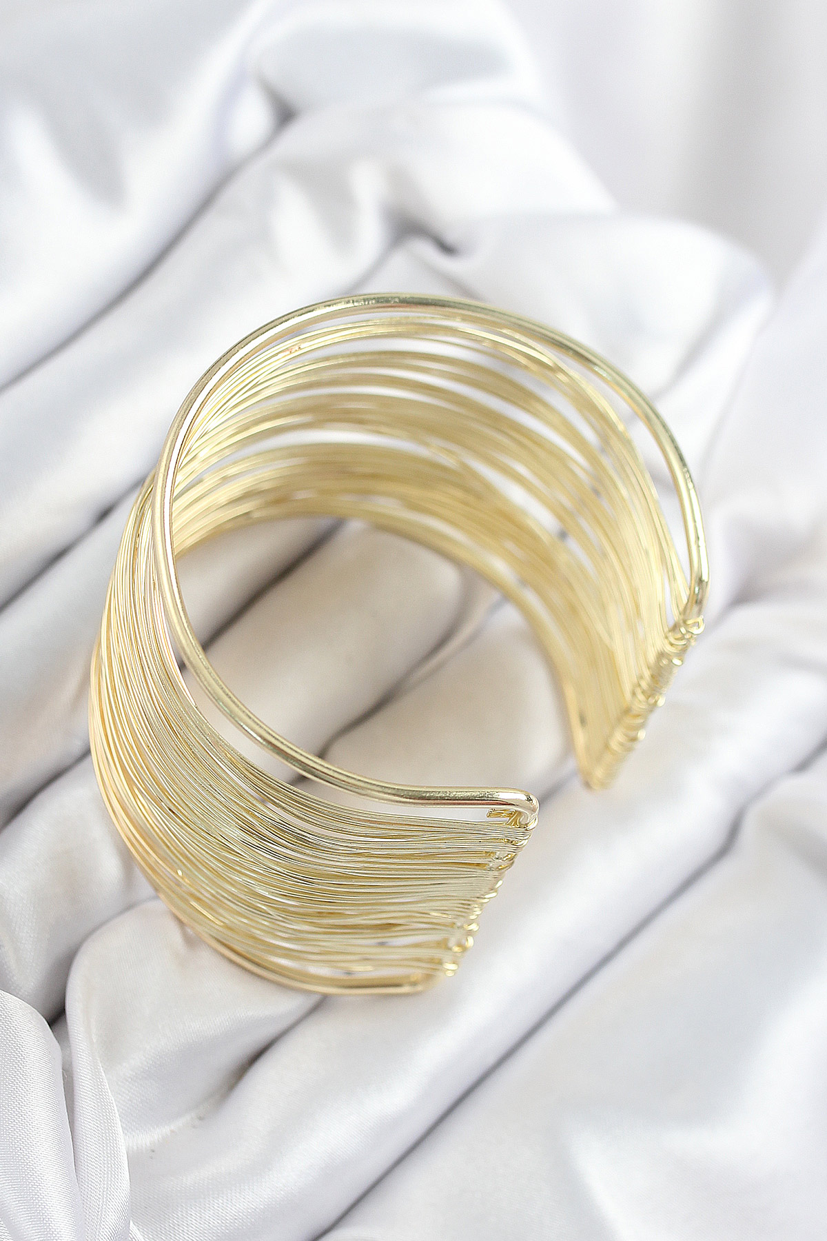 Pirinç Tel Sarma Model Gold Renk Kadın Bileklilk 5886 3 Pirinç Tel Sarma Model Gold Renk Kadın Bileklilk 5886 - Görsel 3