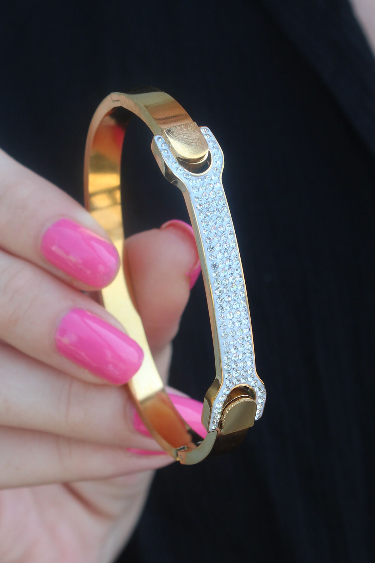 316L Çelik Gold Renk Zirkon Taşlı Kadın Kelepçe 5886 2 316L Çelik Gold Renk Zirkon Taşlı Kadın Kelepçe 5886 - Görsel 2