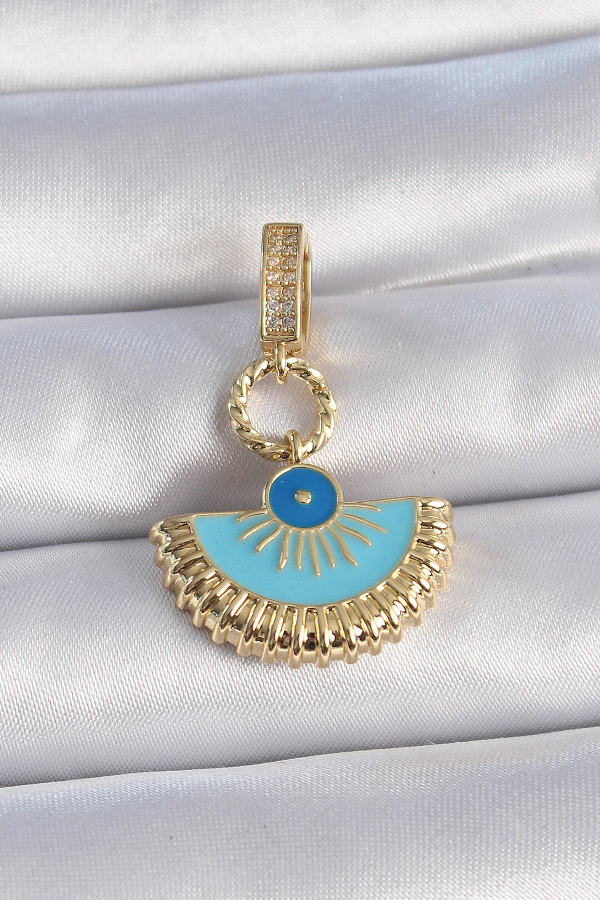 Pirinç Gold Renk Nazar Boncuklu Ajda Charm 5886 1 Pirinç Gold Renk Nazar Boncuklu Ajda Charm 5886