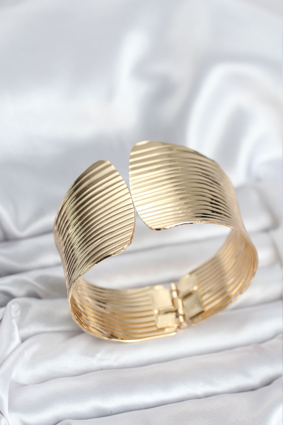 Pirinç Gold Renk Levha Model Kadın Bileklik 5886 1 Pirinç Gold Renk Levha Model Kadın Bileklik 5886