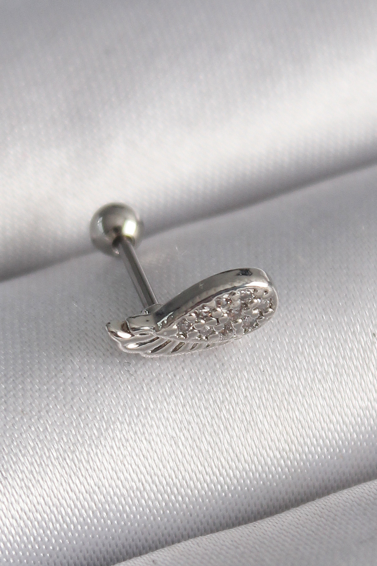 316L Çelik Gümüş Renk Zirkon Taşlı Kanat Tragus Piercing 5886 1 316L Çelik Gümüş Renk Zirkon Taşlı Kanat Tragus Piercing 5886