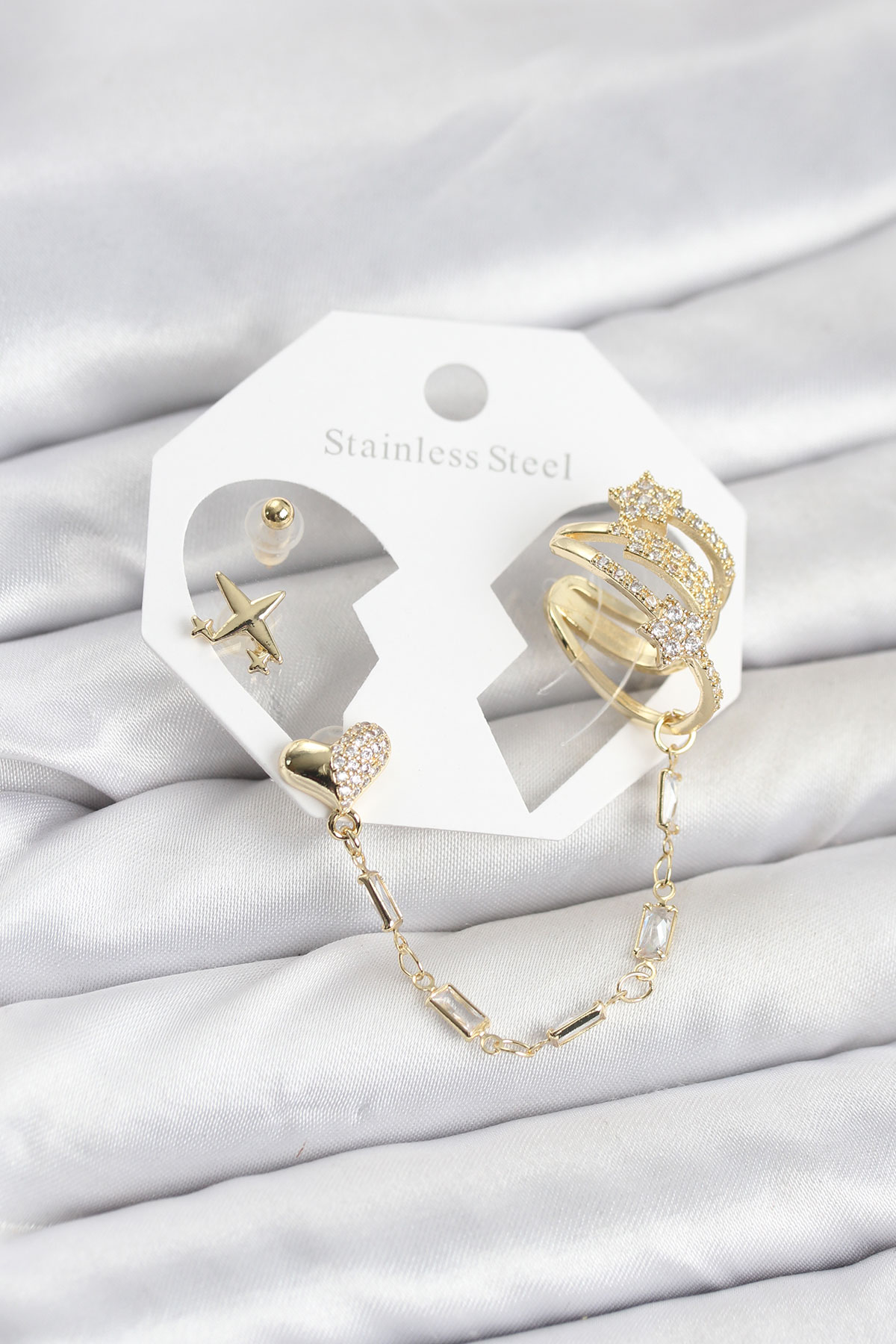 Kalp Yıldız Model Pirinç Gold Renk Zincir Bağlantılı Ear Cuff Küpe Seti 5886 1 Kalp Yıldız Model Pirinç Gold Renk Zincir Bağlantılı Ear Cuff Küpe Seti 5886