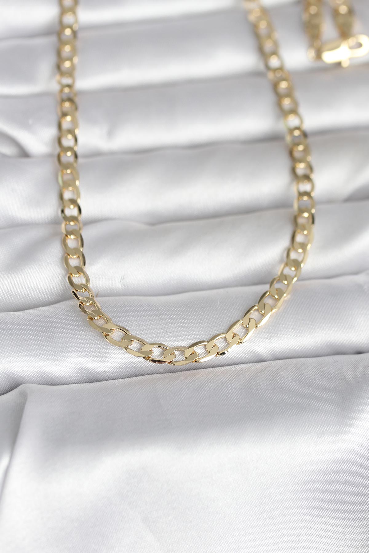 CM 14K Gold Renk Kalın Zincir Model 60 cm Kadın Kolye 5886 1 CM 14K Gold Renk Kalın Zincir Model 60 cm Kadın Kolye 5886
